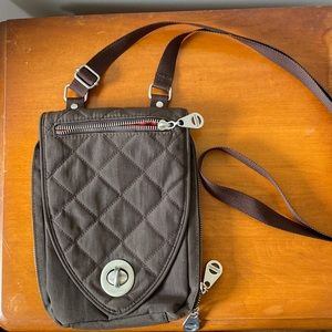 Baggallini crossbody quilted bag